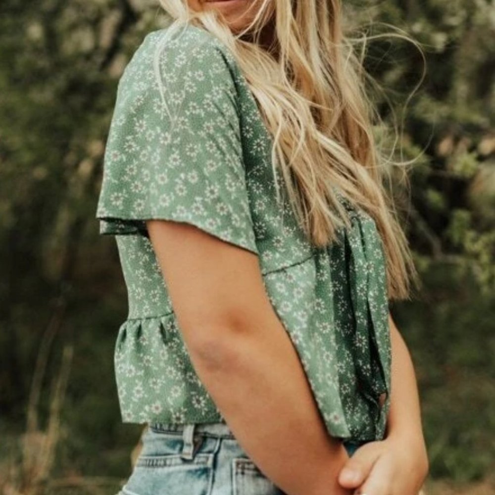 Boho Floral print front tie babydoll peplum crop top green - Picture 2 of 7